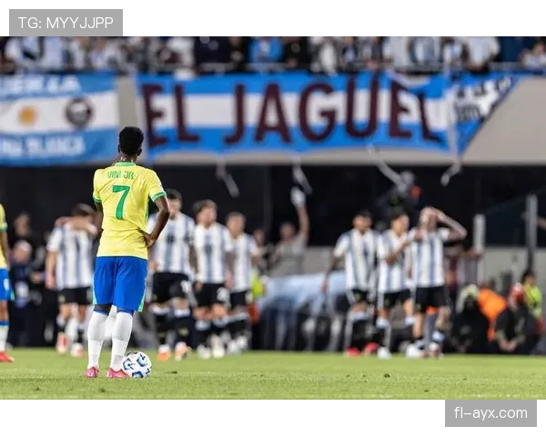 Vini频遭侵犯引众怒,足球界呼吁加强球员球场安全保护 Vini频遭侵犯引众怒,足球界呼吁加强球员球场安全保护